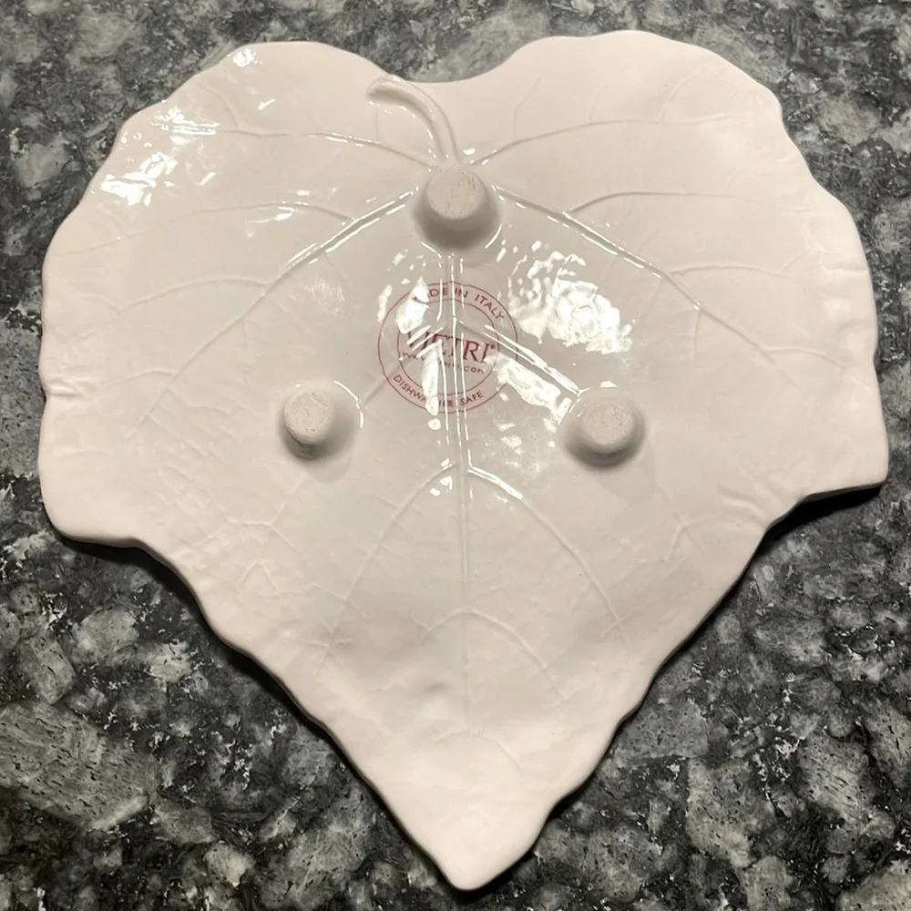 Vietri small off-white leaf dish;‎ Italy
